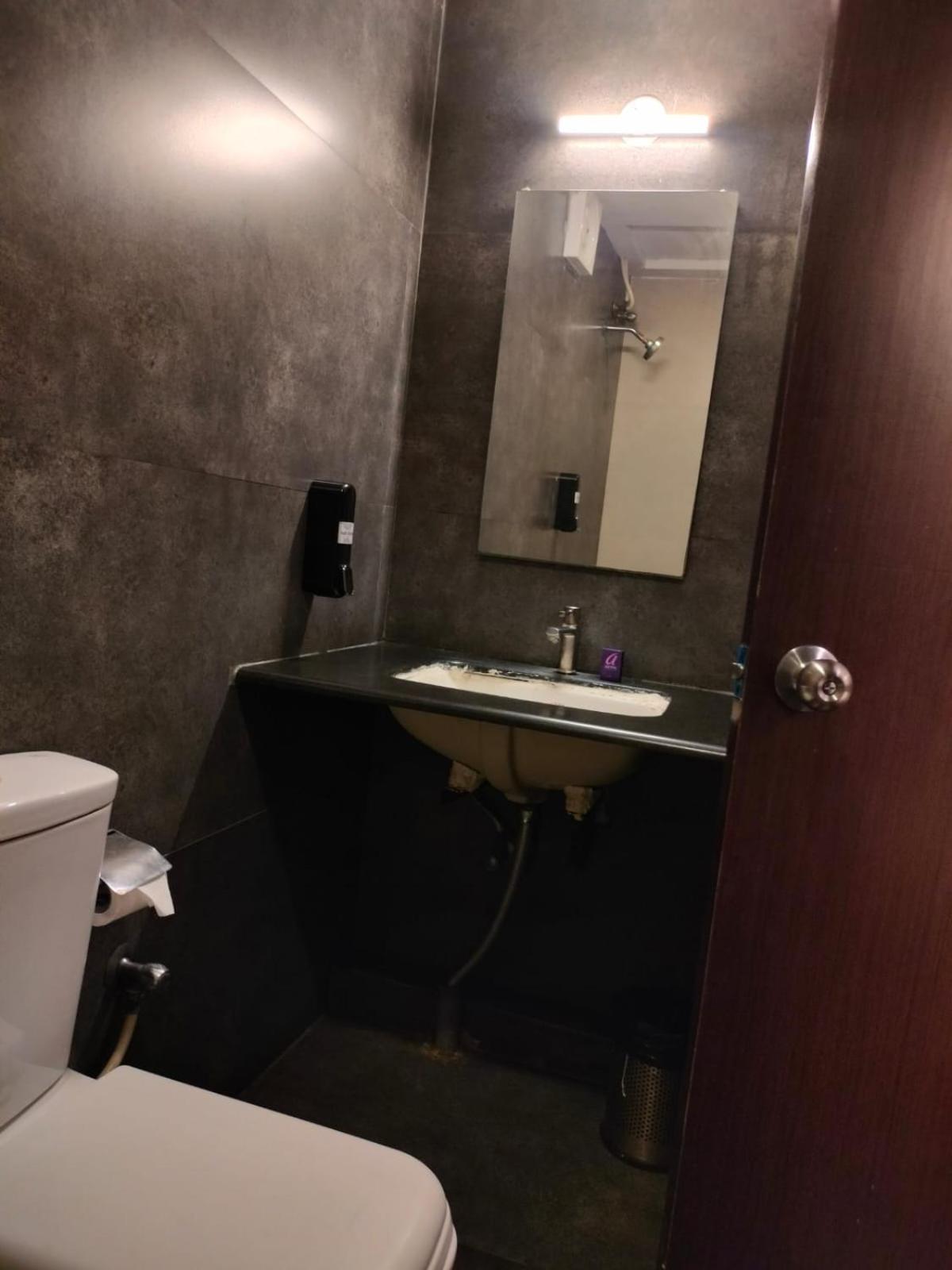Astra Hotels & Suites - Hsr Layout Sector 1, Near Ecospace Bellandur Бангалор Экстерьер фото