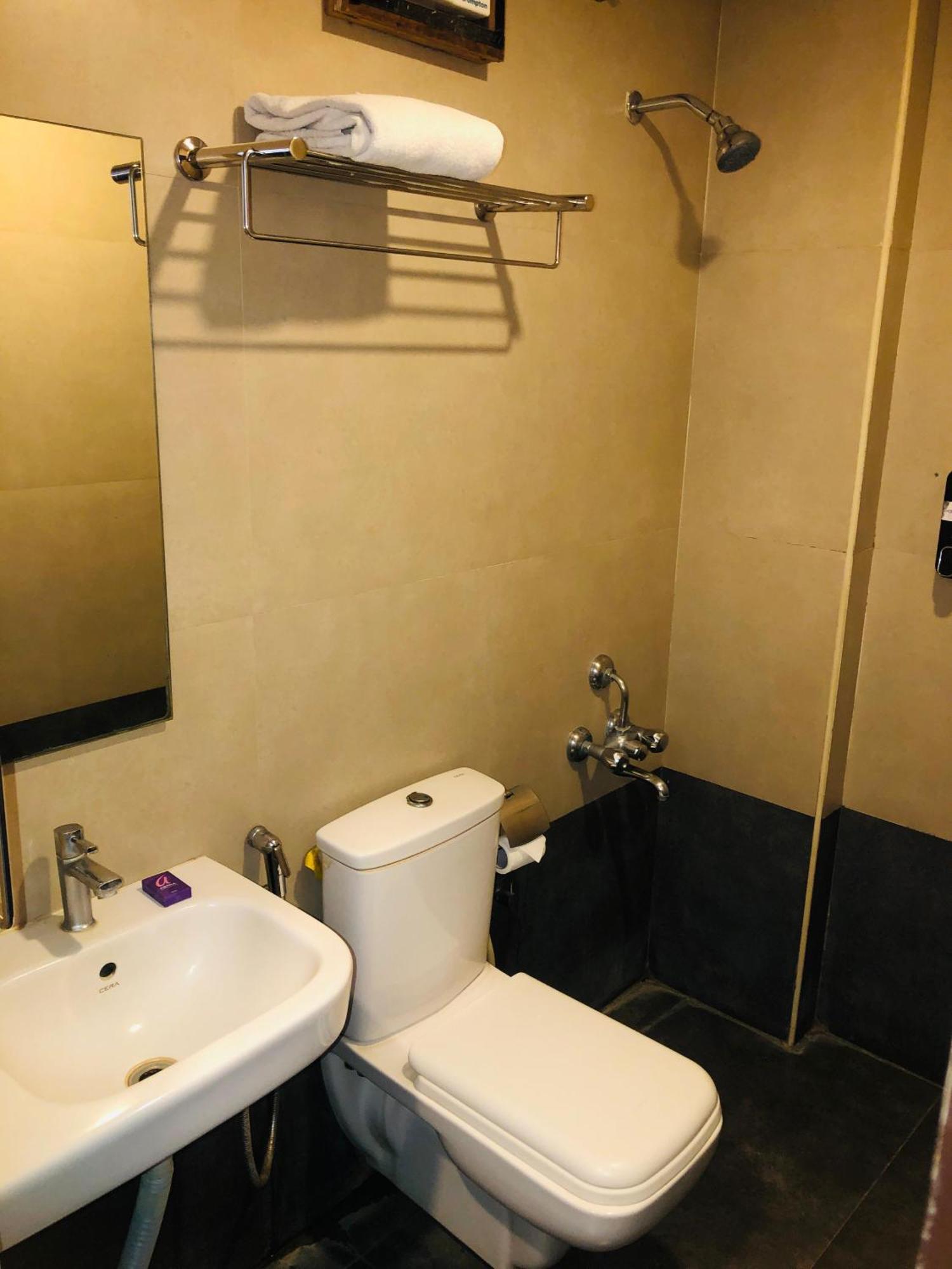 Astra Hotels & Suites - Hsr Layout Sector 1, Near Ecospace Bellandur Бангалор Экстерьер фото