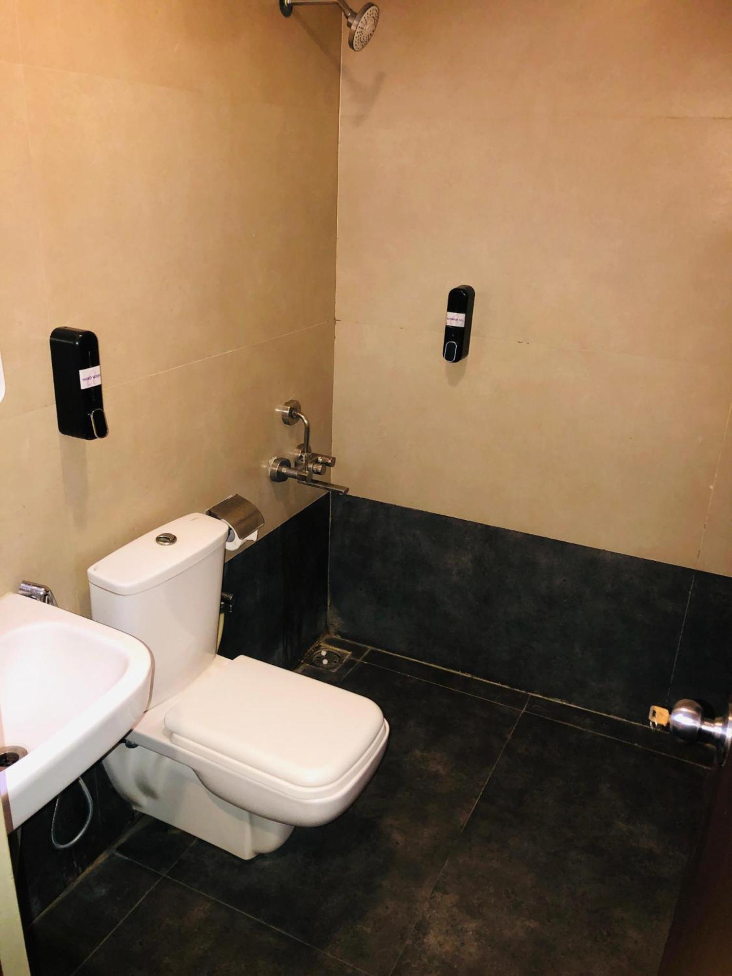 Astra Hotels & Suites - Hsr Layout Sector 1, Near Ecospace Bellandur Бангалор Экстерьер фото